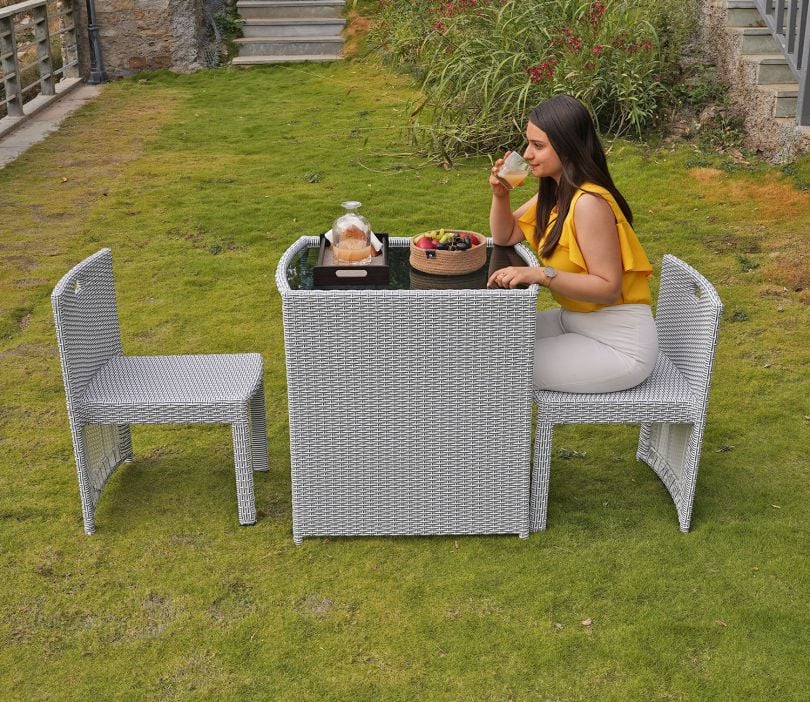 Crossica Compact 2 Seater Outdoor Set