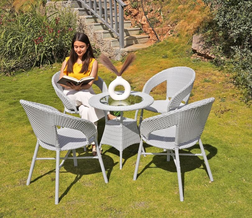Sienna 4 Seater Outdoor Set (White and Black, Dual Tone)
